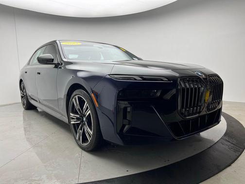 2023 BMW 740 i
