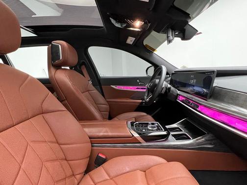 2023 BMW 740 i