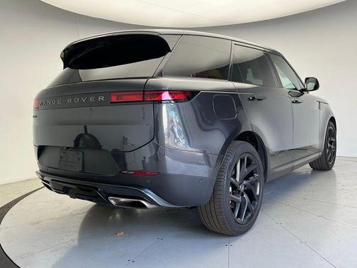 2024 Land Rover Range Rover Sport SE