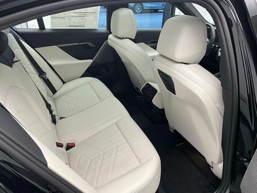 2025 BMW 530 i
