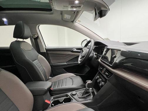 2024 Volkswagen Taos 1.5T SEL