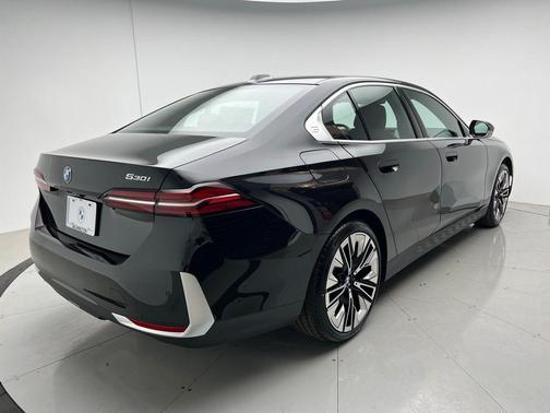 2025 BMW 530 i