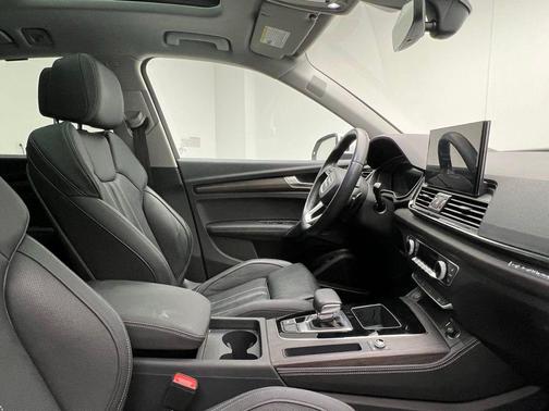 2023 Audi Q5 45 S line Premium Plus