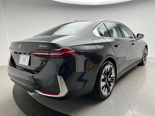 2025 BMW 530 i