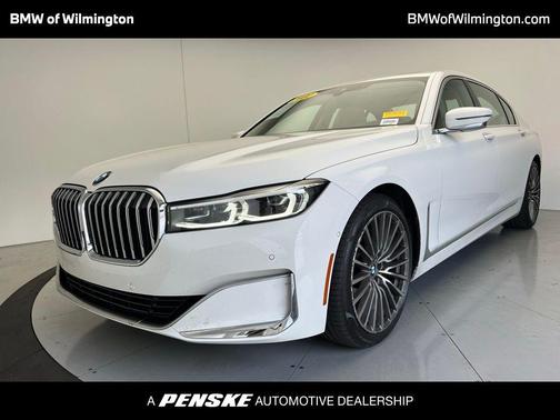 2022 BMW 740 i