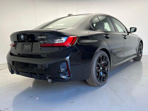 2026 BMW 330 i