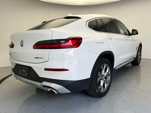 2023 BMW X4 xDrive30i