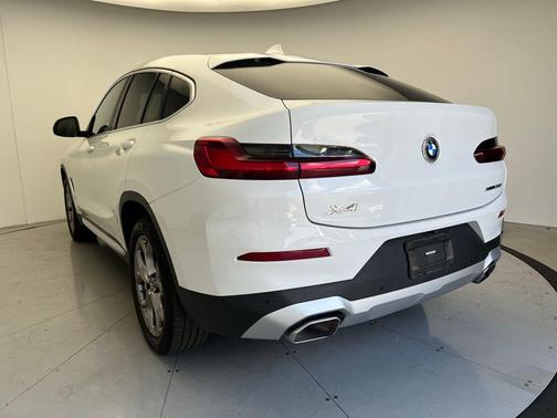 2023 BMW X4 xDrive30i