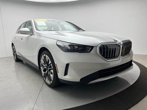 2025 BMW 530 i