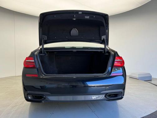 2019 BMW 750 i xDrive