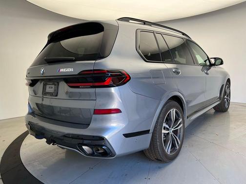 2025 BMW X7 M60i