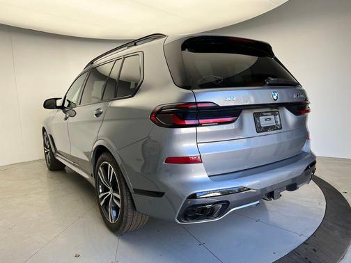 2025 BMW X7 M60i
