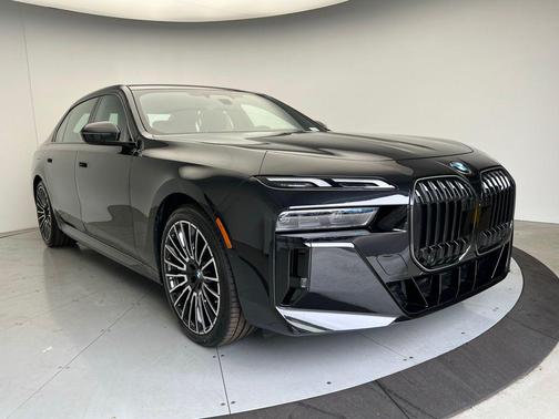 2026 BMW 740 i