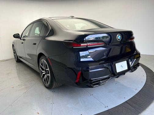 2025 BMW 760 i xDrive