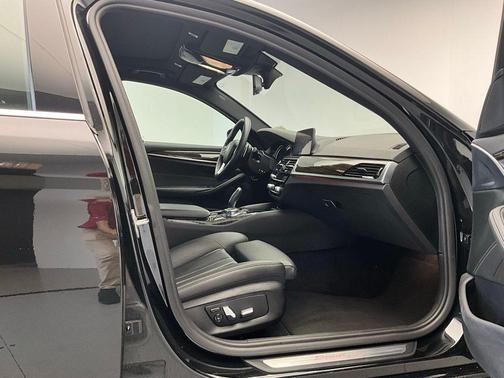 2019 BMW 530 530i