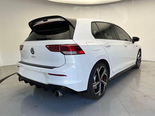 2024 Volkswagen Golf GTI 2.0T SE DSG