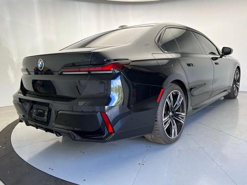 2024 BMW 740 740i