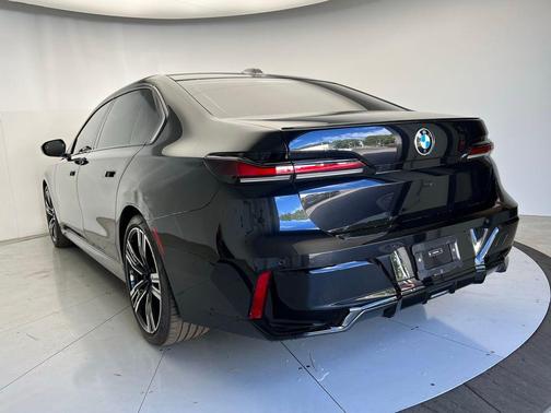 2024 BMW 740 740i