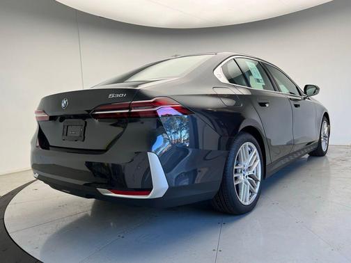 2025 BMW 530 
