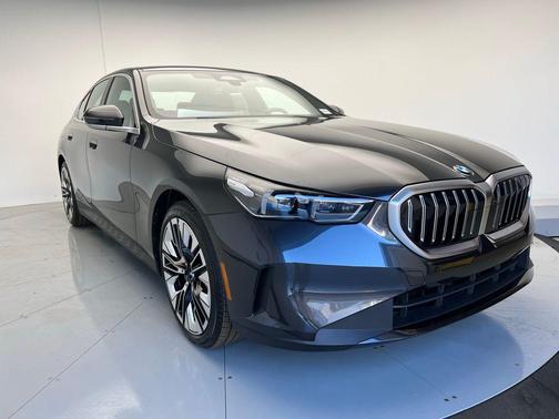 2025 BMW 530 i