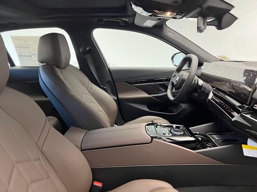 2025 BMW 530 i