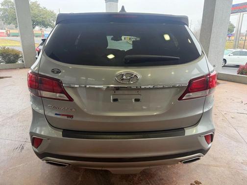 2017 Hyundai SANTA FE SE