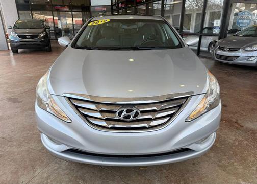 2013 Hyundai SONATA SE