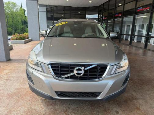 Seashell Metallic 2013 Volvo XC60 3.2