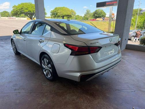Brilliant Silver Metallic 2020 Nissan Altima S FWD