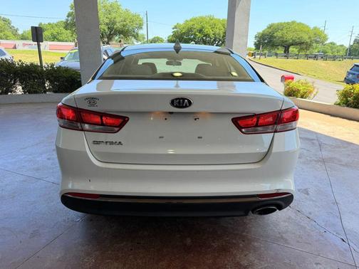 Snow White Pearl 2016 Kia Optima LX