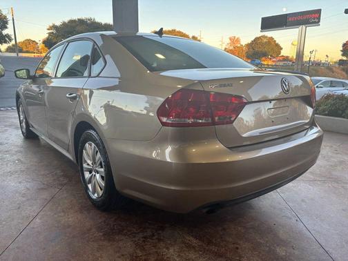 2015 Volkswagen Passat 1.8T S