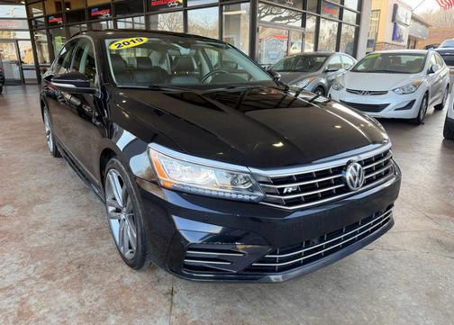 2019 Volkswagen Passat 2.0T R-Line