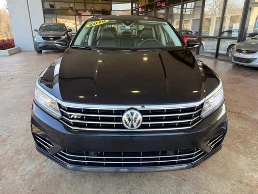 2019 Volkswagen Passat 2.0T R-Line