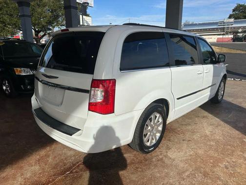 2015 Chrysler Town & Country Touring