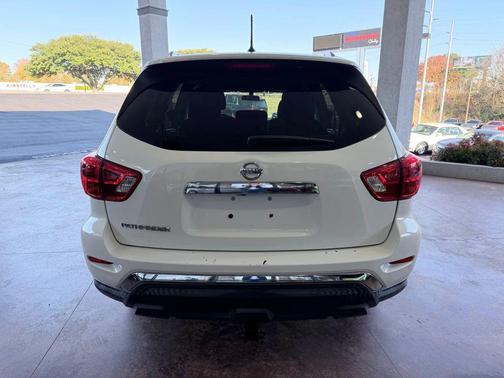 2017 Nissan Pathfinder S