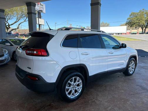 2017 Jeep Cherokee Sport