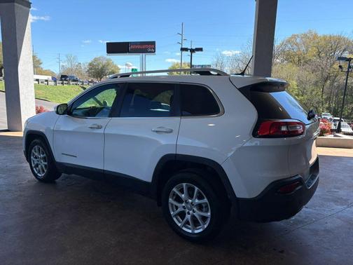 2017 Jeep Cherokee Sport