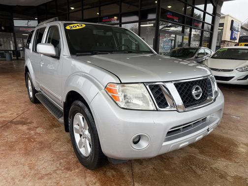 2012 Nissan Pathfinder SV