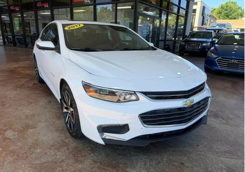 White 2017 Chevrolet Malibu 1LT