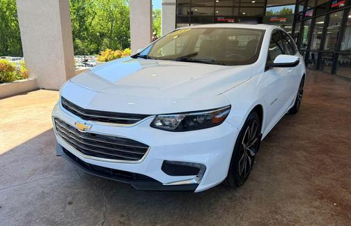 White 2017 Chevrolet Malibu 1LT