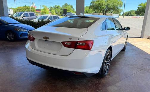 White 2017 Chevrolet Malibu 1LT