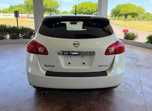 Pearl White 2012 Nissan Rogue SV