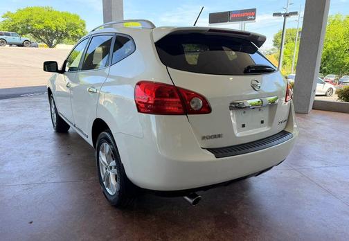 Pearl White 2012 Nissan Rogue SV