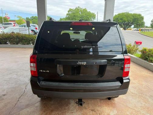 Black Clearcoat 2016 Jeep Patriot Sport