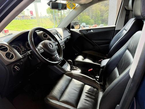 2011 Volkswagen Tiguan SEL