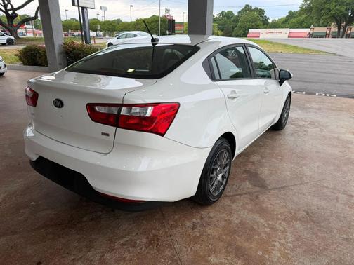 Clear White 2017 Kia Rio LX
