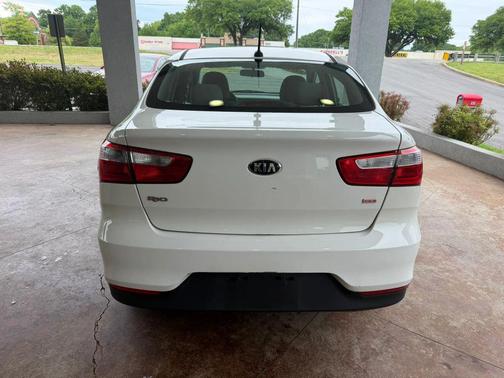 Clear White 2017 Kia Rio LX
