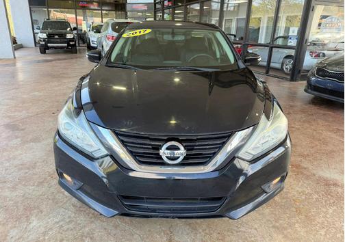 Super Black 2017 Nissan Altima 2.5 SV