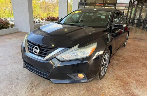 Super Black 2017 Nissan Altima 2.5 SV