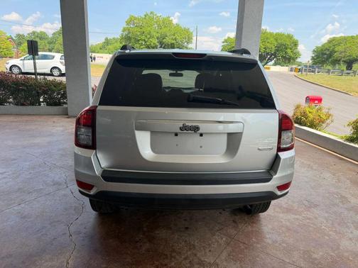Bright Silver Metallic Clearcoat 2014 Jeep Compass Latitude